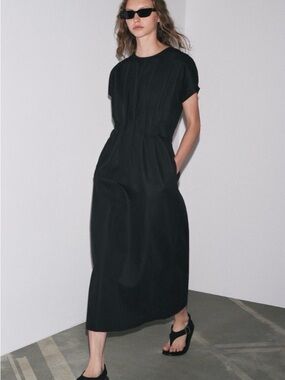 Zara Black Short-Sleeve Maxi Dress — Minimal Elegant Silhouette